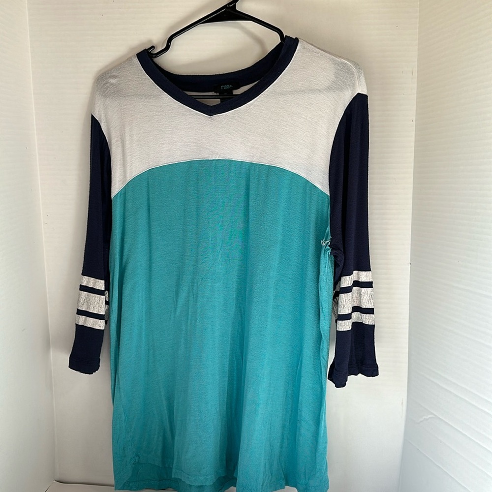 Rue 21 + 3/4 length sleeve top size 1X blue white teal